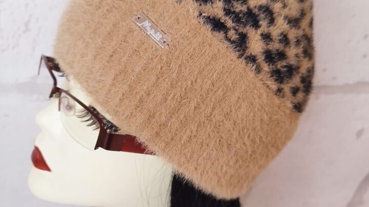 Piękna i modna czapka alpaka touch Nepii.